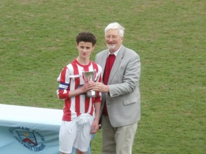 Luke Andrews collects trophy